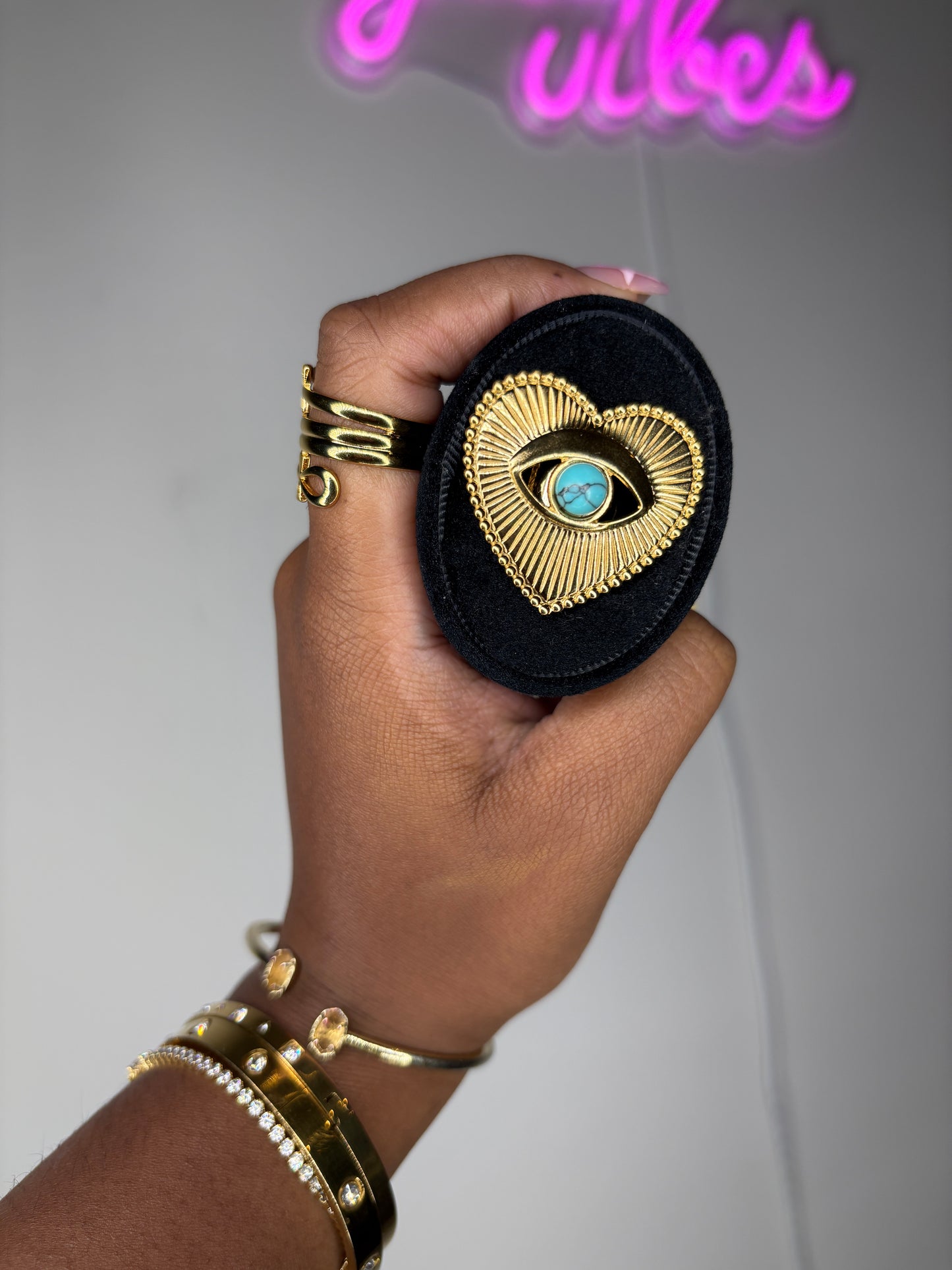 heart eye ring